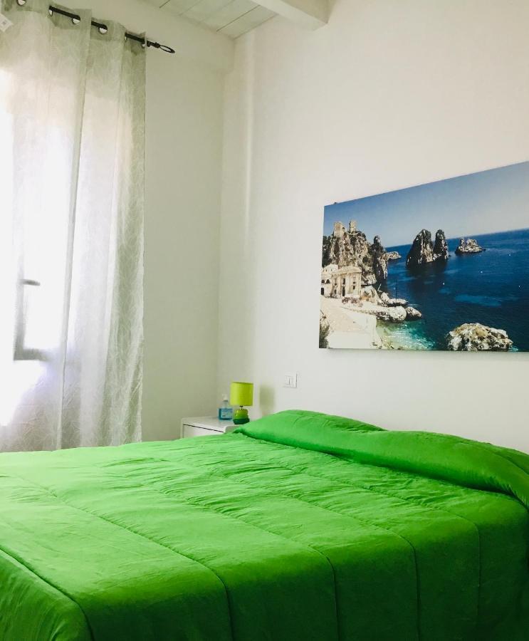 Camere Simona カステッランマーレ・デル・ゴルフォ エクステリア 写真